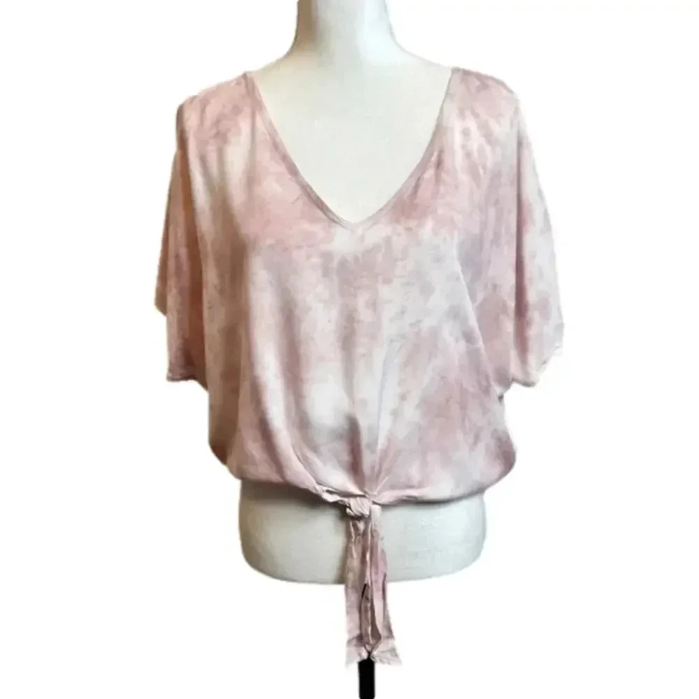 SIM‎ & Sam pink/white tie dye, tie front top. Cropped fit.